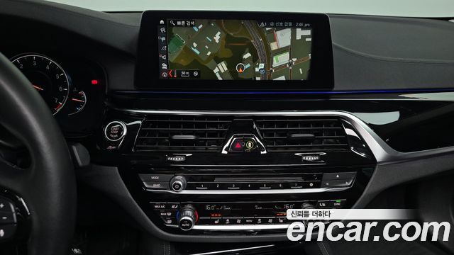 BMW 5-Series 520i Luxury