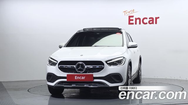 Mercedes-Benz GLA-Class GLA220