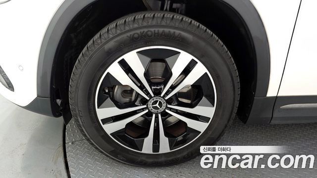 Mercedes-Benz GLA-Class GLA220
