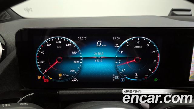 Mercedes-Benz GLA-Class GLA220