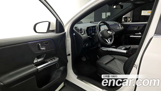Mercedes-Benz GLA-Class GLA220