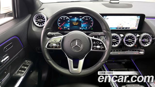 Mercedes-Benz GLA-Class GLA220