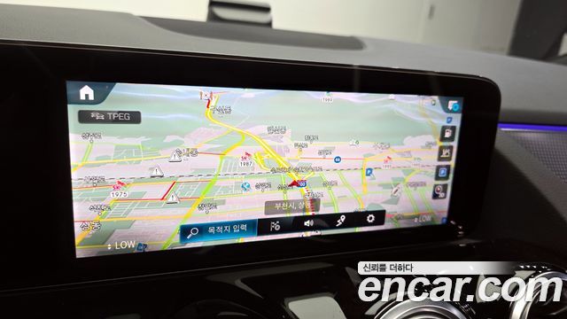 Mercedes-Benz GLA-Class GLA220