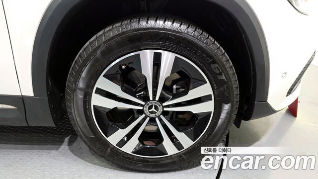 Mercedes-Benz GLA-Class GLA220