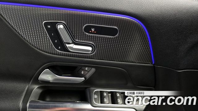 Mercedes-Benz GLA-Class GLA220