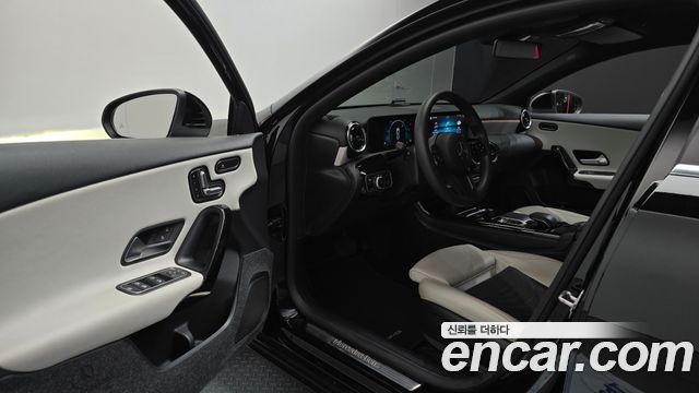 Mercedes-Benz A-Class A220 Hatchback