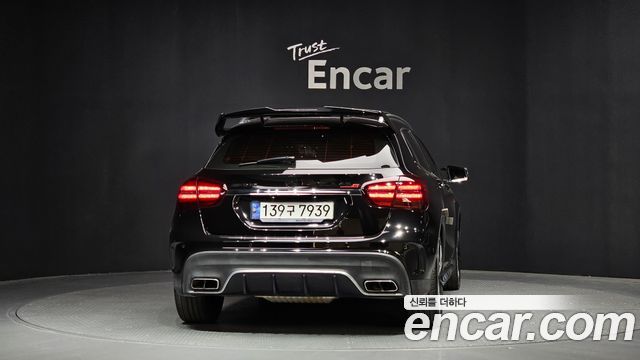 Mercedes-Benz GLA-Class GLA45 AMG 4MATIC