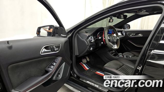 Mercedes-Benz GLA-Class GLA45 AMG 4MATIC
