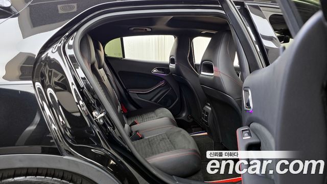 Mercedes-Benz GLA-Class GLA45 AMG 4MATIC
