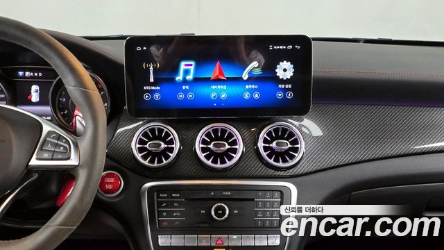 Mercedes-Benz GLA-Class GLA45 AMG 4MATIC