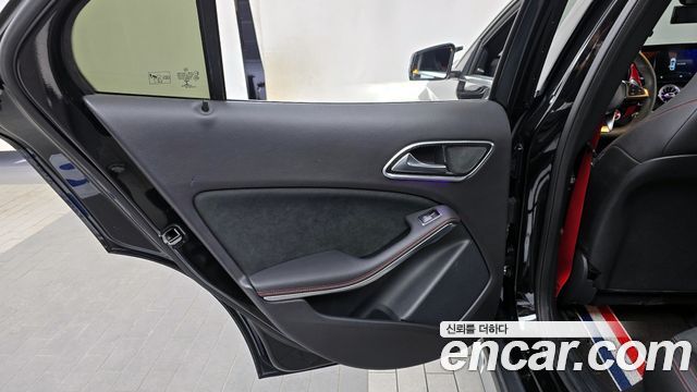 Mercedes-Benz GLA-Class GLA45 AMG 4MATIC