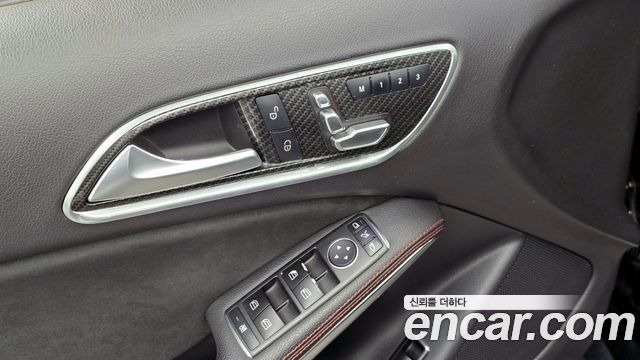 Mercedes-Benz GLA-Class GLA45 AMG 4MATIC