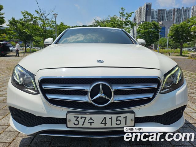 Mercedes-Benz E-Class E220d 4MATIC Avantgarde