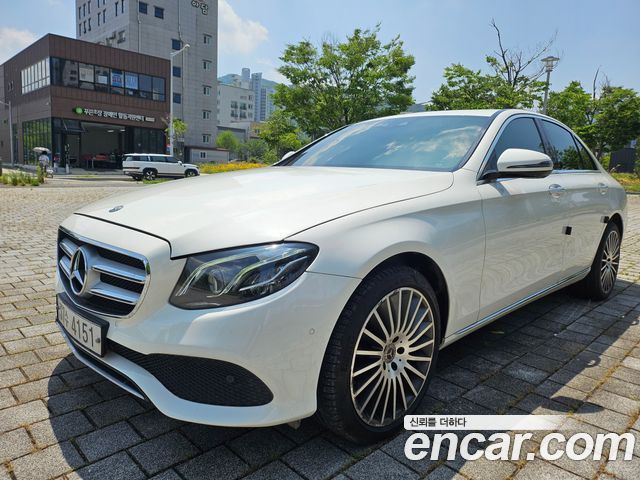 Mercedes-Benz E-Class E220d 4MATIC Avantgarde