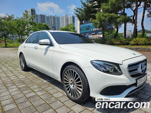 Mercedes-Benz E-Class E220d 4MATIC Avantgarde