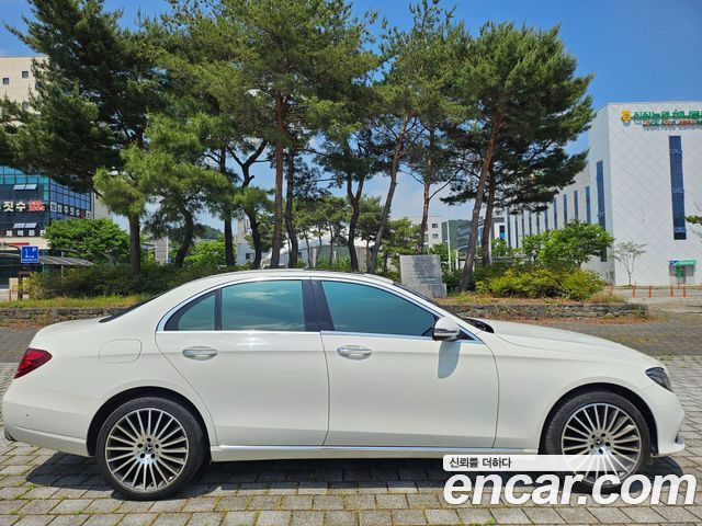 Mercedes-Benz E-Class E220d 4MATIC Avantgarde