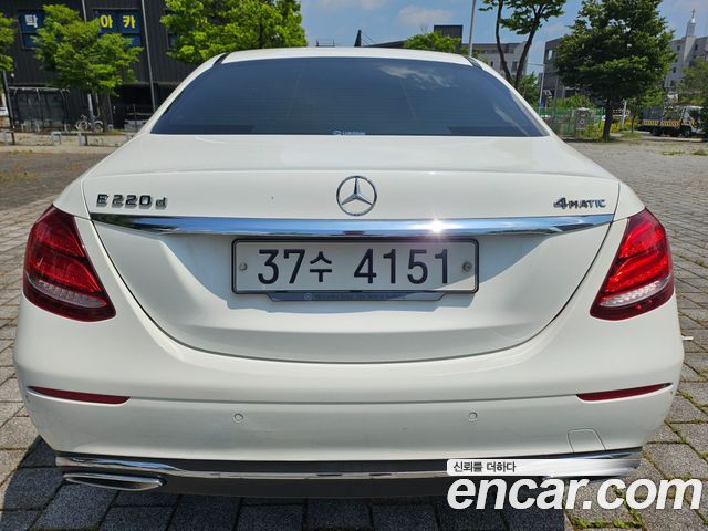 Mercedes-Benz E-Class E220d 4MATIC Avantgarde