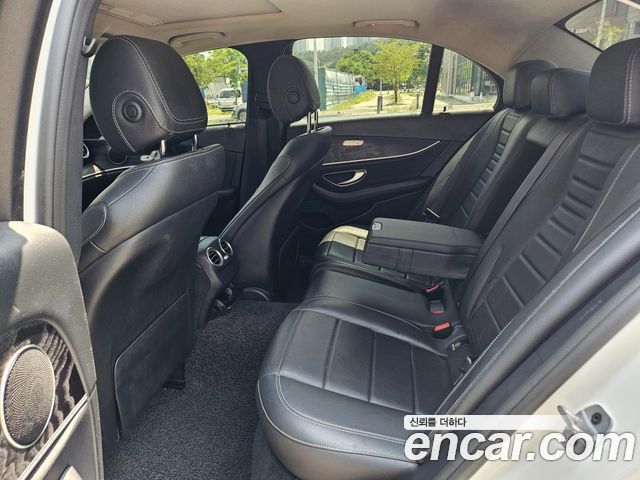 Mercedes-Benz E-Class E220d 4MATIC Avantgarde