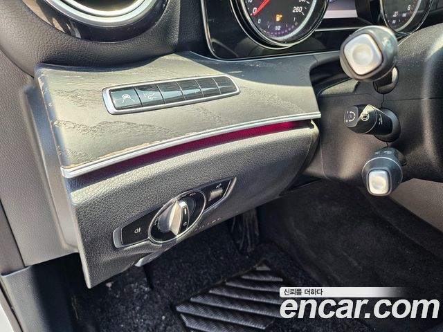 Mercedes-Benz E-Class E220d 4MATIC Avantgarde