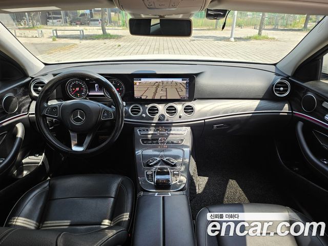Mercedes-Benz E-Class E220d 4MATIC Avantgarde