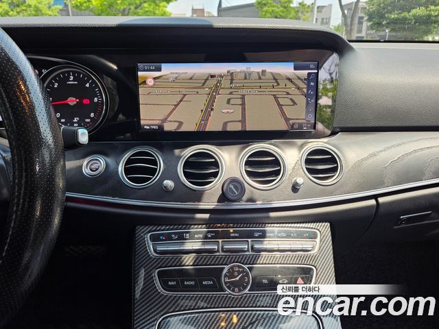 Mercedes-Benz E-Class E220d 4MATIC Avantgarde