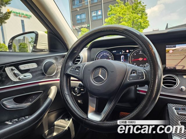 Mercedes-Benz E-Class E220d 4MATIC Avantgarde