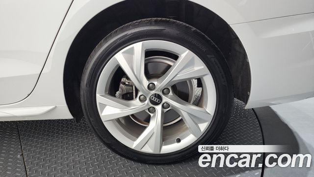 Audi A4 40 TFSI Premium