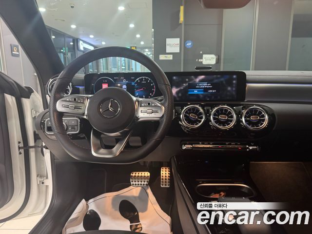 Mercedes-Benz CLA-Class CLA250 4MATIC