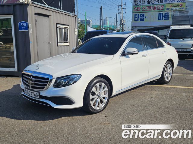 Mercedes-Benz E-Class E300 4MATIC Exclusive