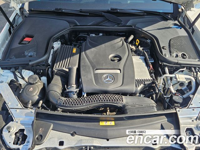 Mercedes-Benz E-Class E300 4MATIC Exclusive