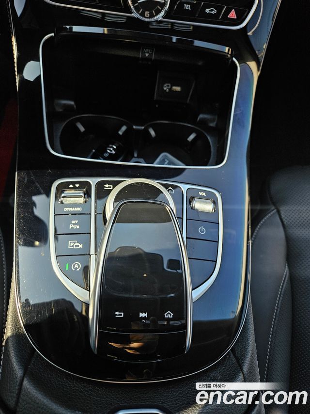 Mercedes-Benz E-Class E300 4MATIC Exclusive