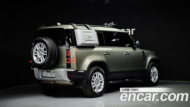 Land Rover Defender 110 D240 S