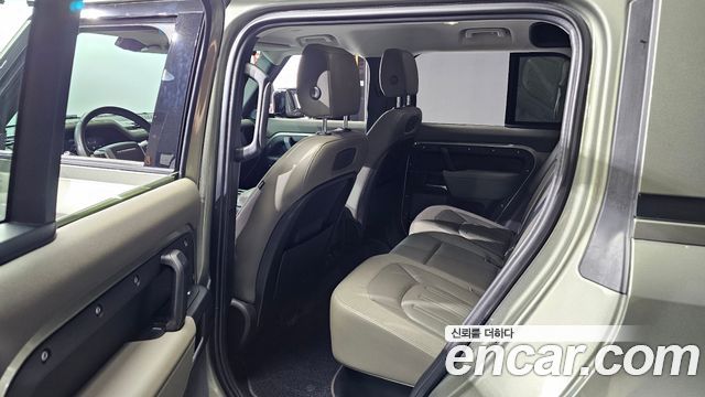 Land Rover Defender 110 D240 S