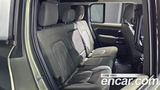 Land Rover Defender 110 D240 S