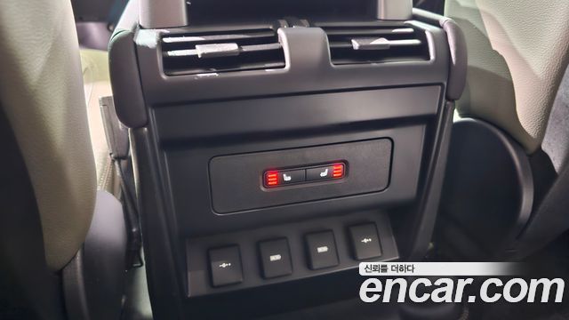 Land Rover Defender 110 D240 S