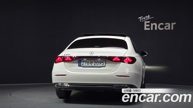 Mercedes-Benz E-Class E200 Avantgarde