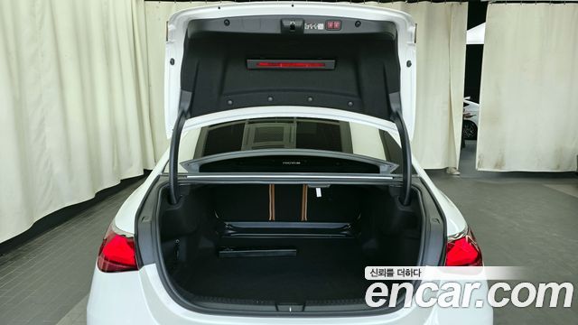 Mercedes-Benz E-Class E200 Avantgarde
