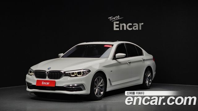 BMW 5-Series 520i Luxury