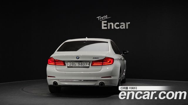 BMW 5-Series 520i Luxury