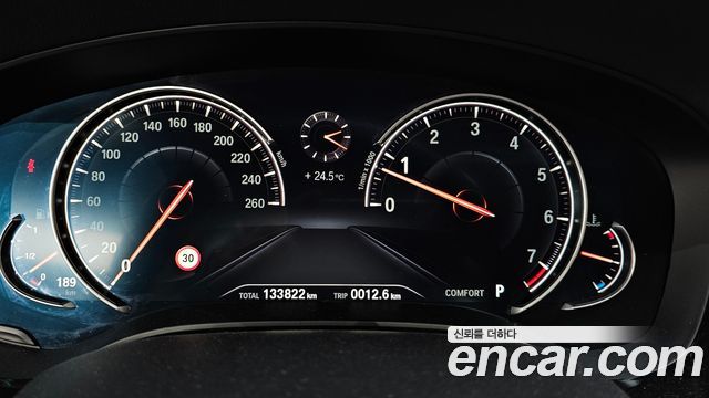BMW 5-Series 520i Luxury