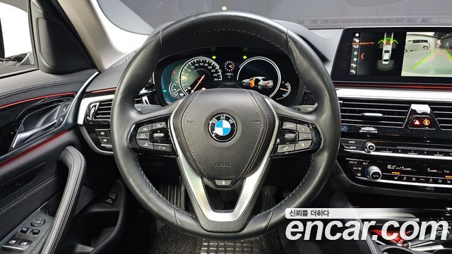 BMW 5-Series 520i Luxury