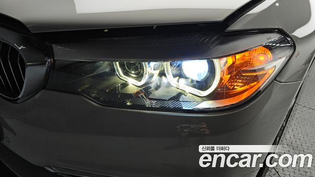 BMW 5-Series 520i Luxury