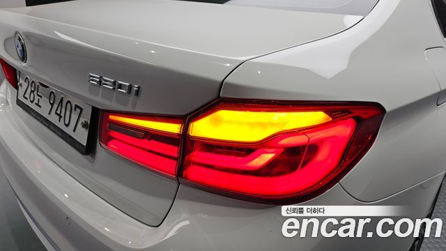 BMW 5-Series 520i Luxury