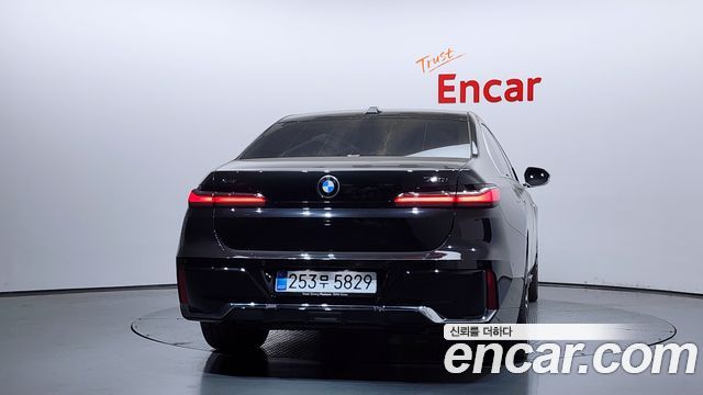 BMW 7-Series 740i xDrive M Sport