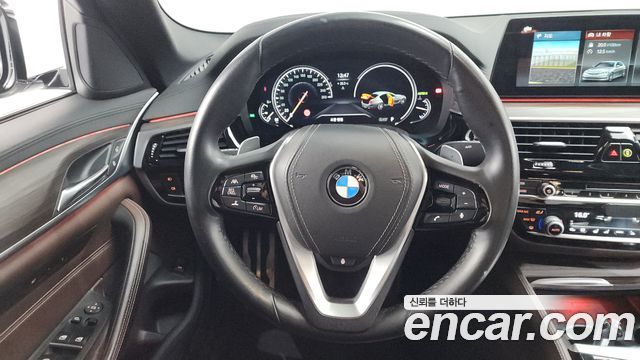 BMW 5-Series 530i M Sport Package Plus