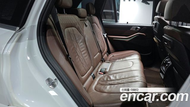 BMW X5 M50d First Edition