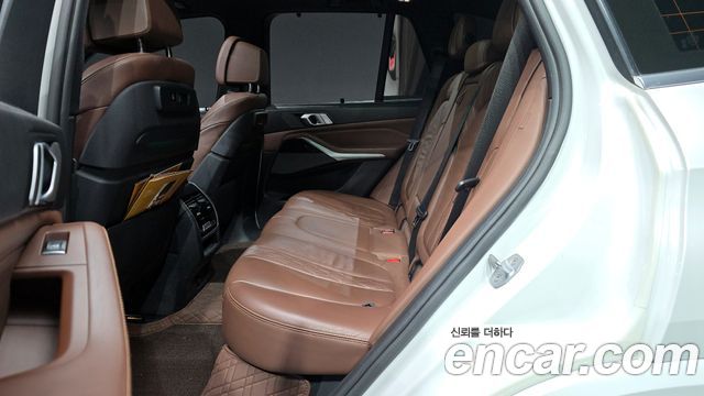 BMW X5 M50d First Edition