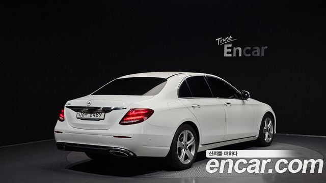 Mercedes-Benz E-Class E200 Avantgarde