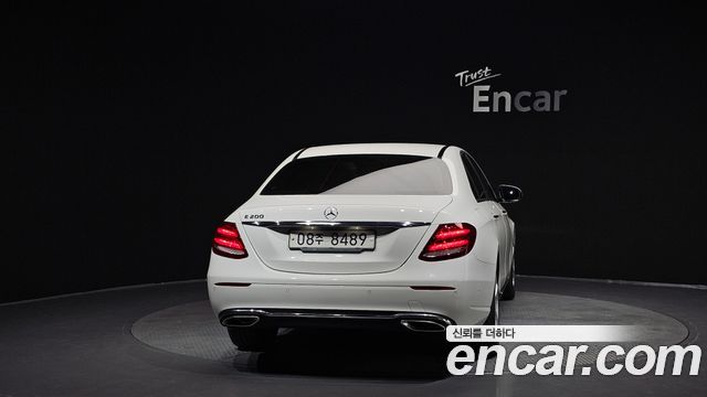 Mercedes-Benz E-Class E200 Avantgarde