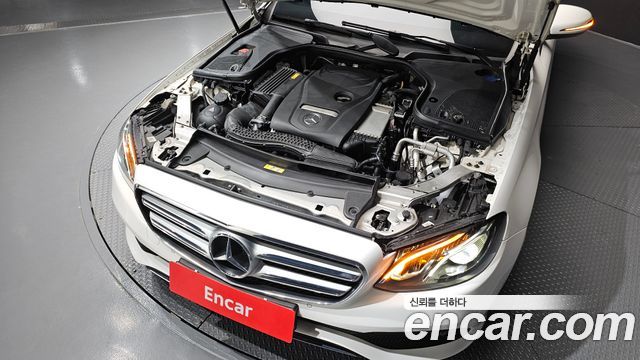 Mercedes-Benz E-Class E200 Avantgarde